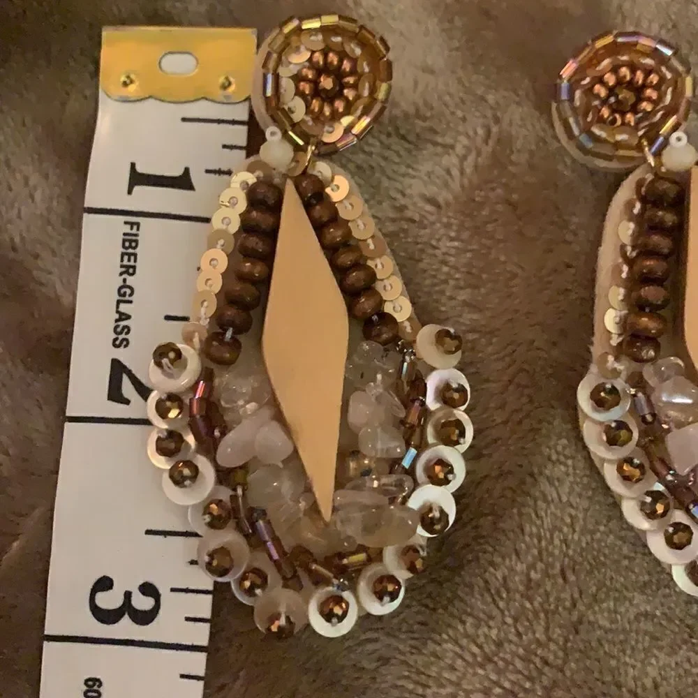 Beautiful Earthy Earrings - Picture 5 of 5